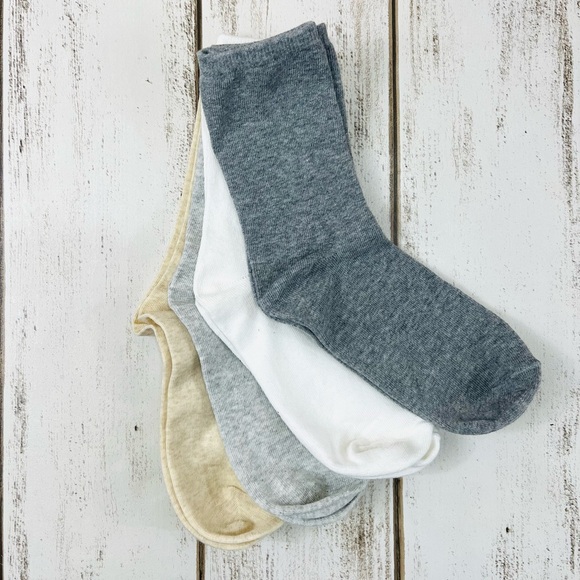 GAP Accessories - GAP Women’s Basic Socks Bundle of 4